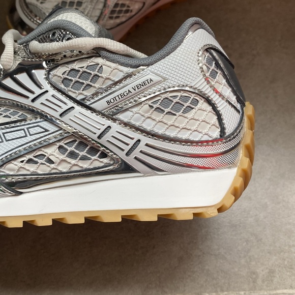 Bottega Veneta Silver sneakers - Picture 4 of 8